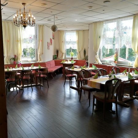 Hotel Restaurant Hohe Tanne Grossbreitenbach Esterno foto