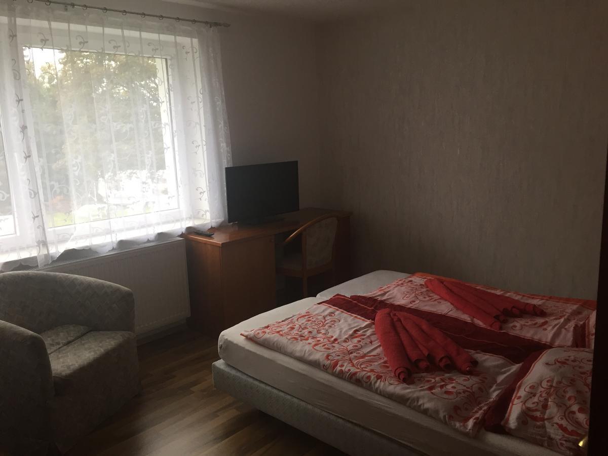 Hotel Restaurant Hohe Tanne Grossbreitenbach Esterno foto