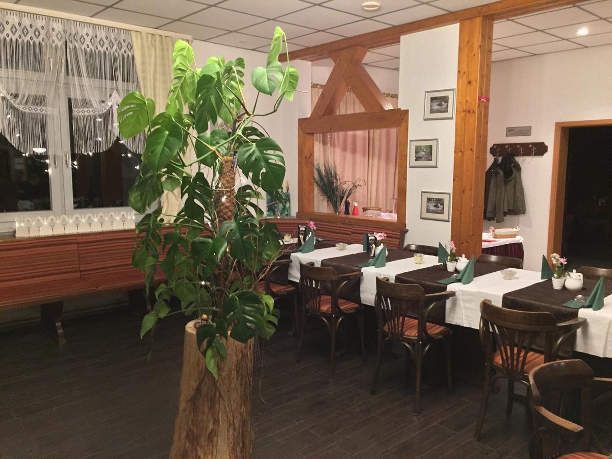 Hotel Restaurant Hohe Tanne Grossbreitenbach Esterno foto