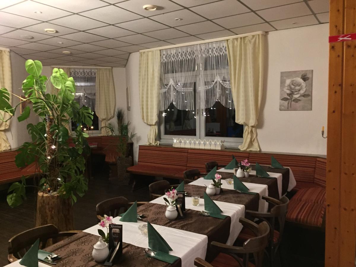 Hotel Restaurant Hohe Tanne Grossbreitenbach Esterno foto