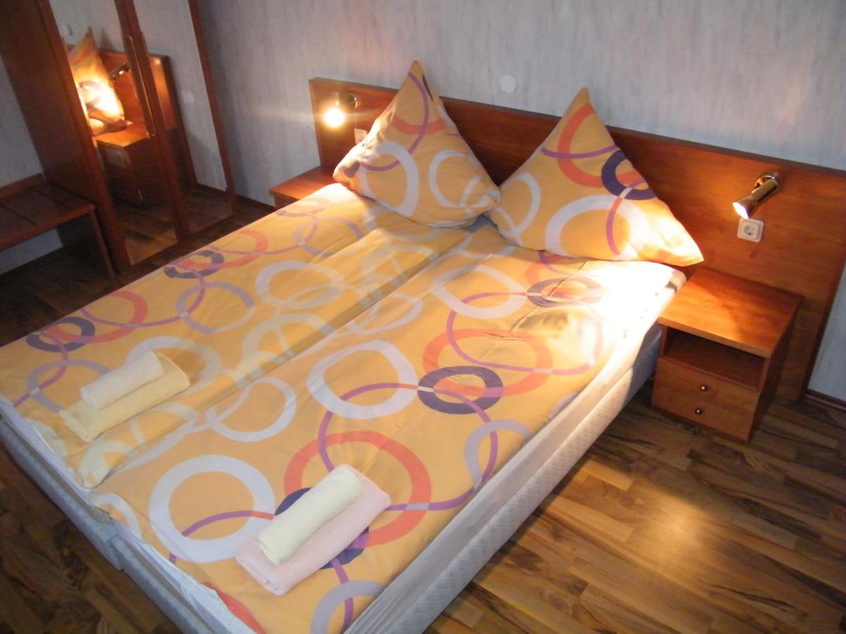Hotel Restaurant Hohe Tanne Grossbreitenbach Esterno foto