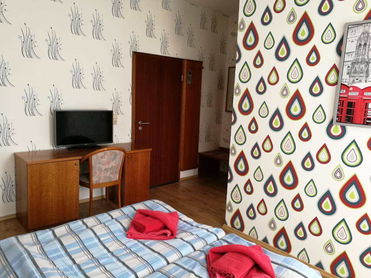 Hotel Restaurant Hohe Tanne Grossbreitenbach Esterno foto