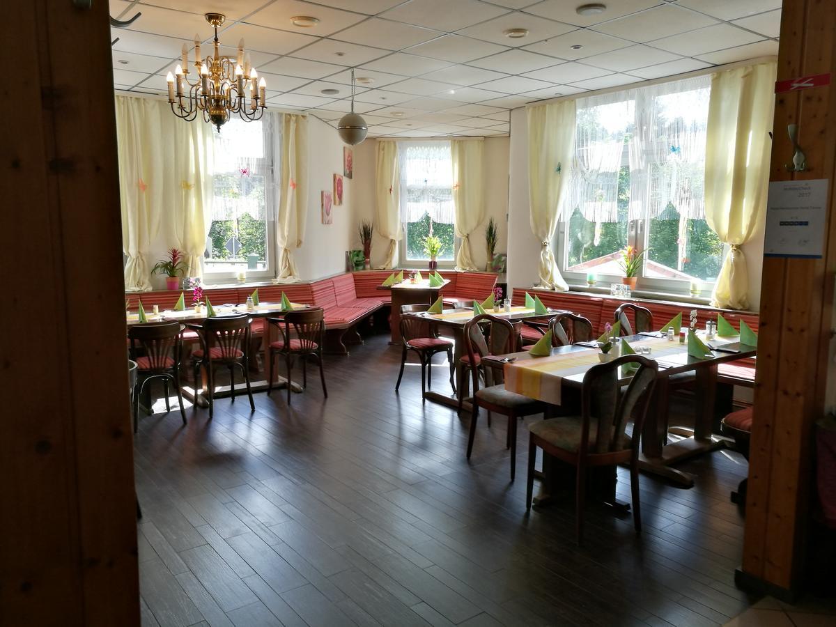 Hotel Restaurant Hohe Tanne Grossbreitenbach Esterno foto